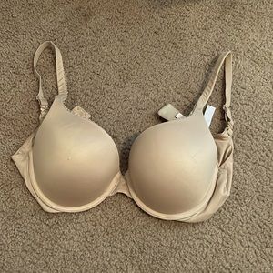 34D Victoria Secret Bra